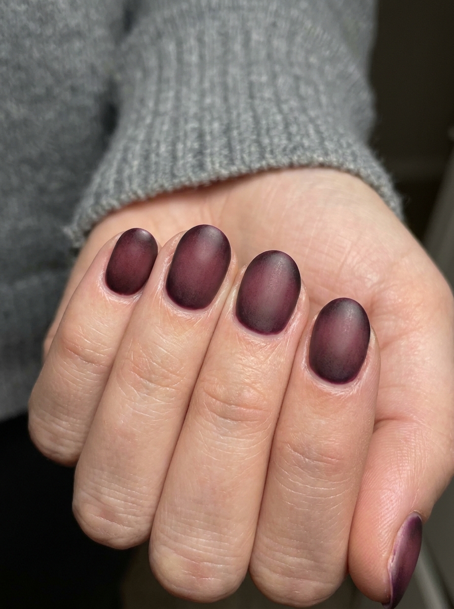 Short Smoky Aura Nails als Halloween Nails Kurz Inspiration 2026